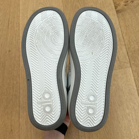 Alo Yoga Sneakers Recovery Mode Size US7 White Gray - Picture 7 of 9